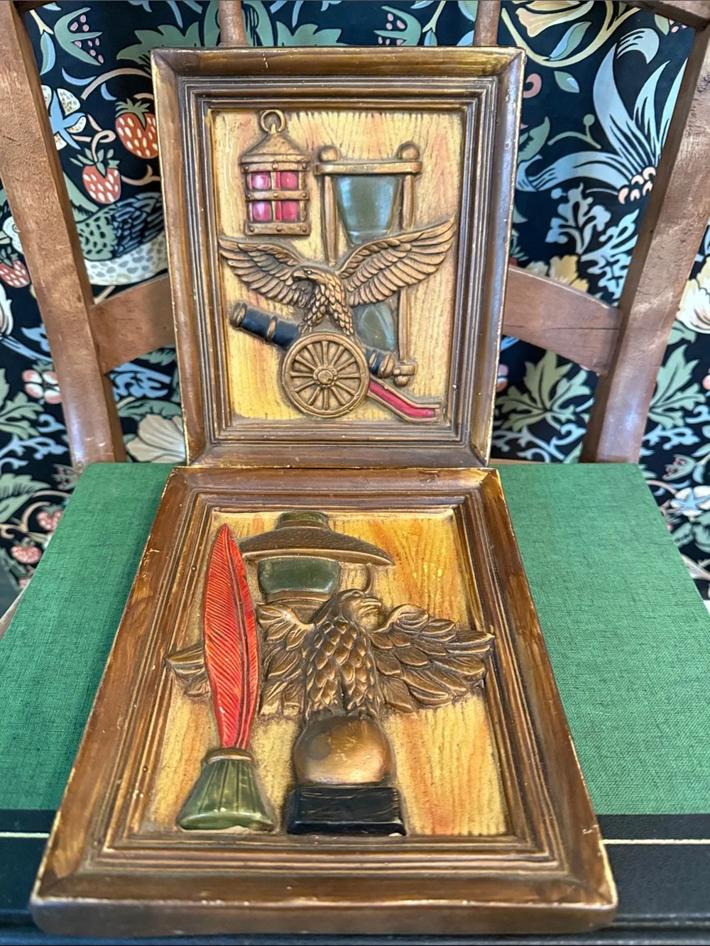 💕Vintage Syroco/Dart Industries Americana 3D Wall Plaques (Model E4052) Military